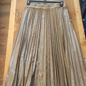 Vintage Beige Pleated skirt NWT